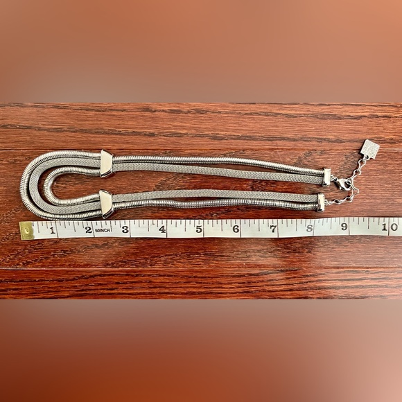 💎 Anne Klein Silvertone Necklace - Picture 4 of 4